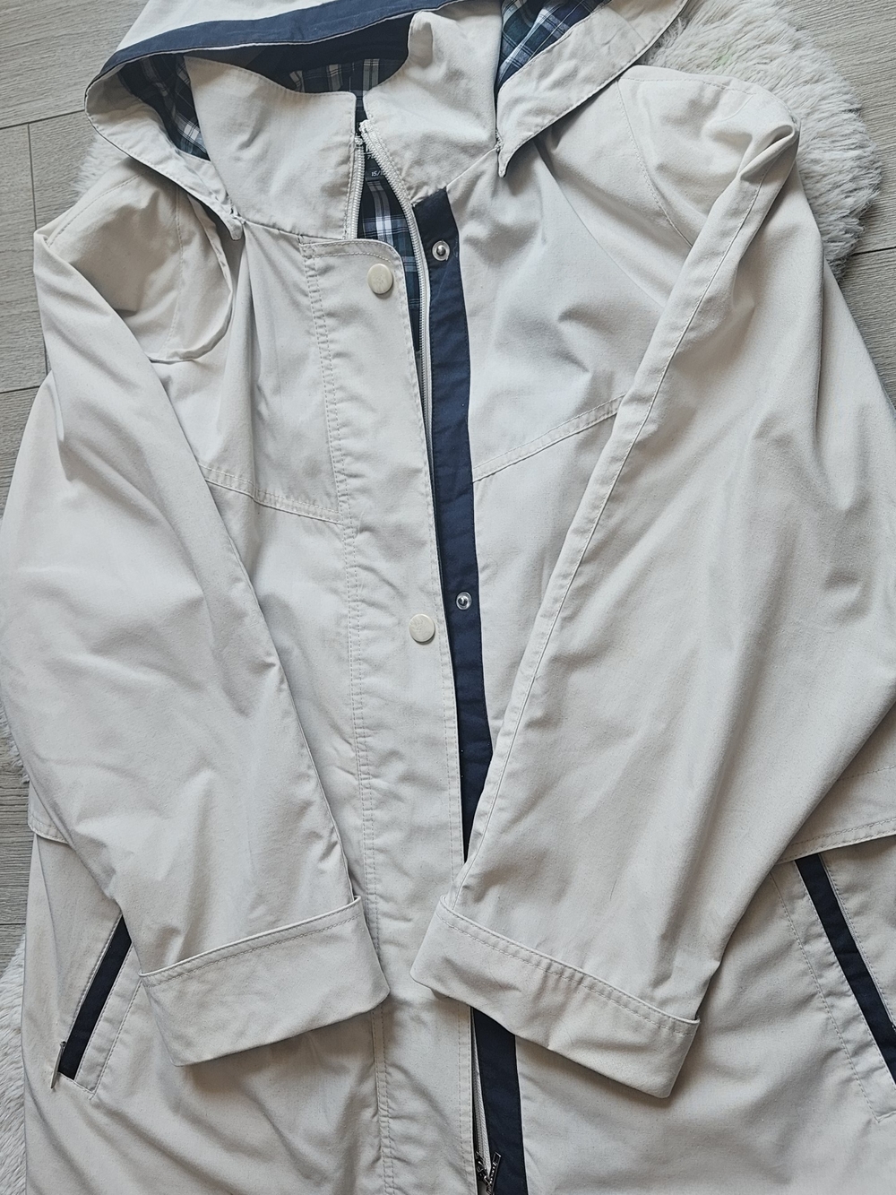 Lindor Petite Beige Trench Coat with Plaid Lining & Hood - Size 15-16